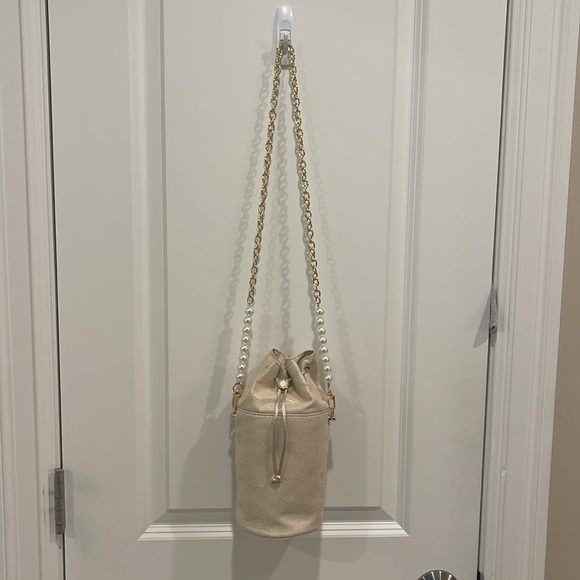 Bvlgari metallic gold drawstring cosmetics bag to crossbody - Picture 6 of 17